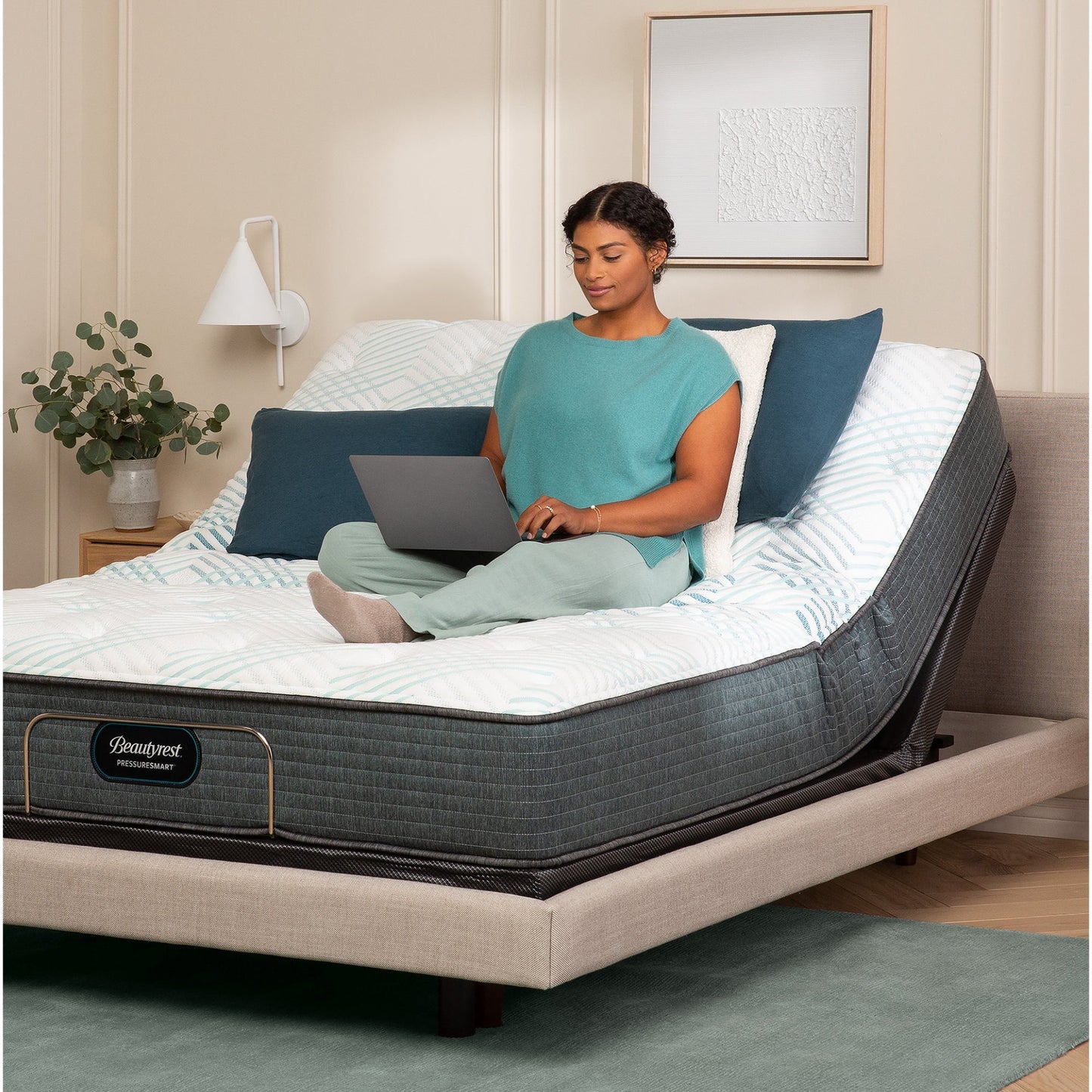 Product video for the Beautyrest PressurSmart mattress || feel: plush || series: standard